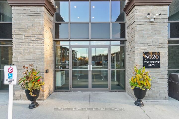 Property Photo: 5020 Corporate Drive 302 ON L7L 0H7