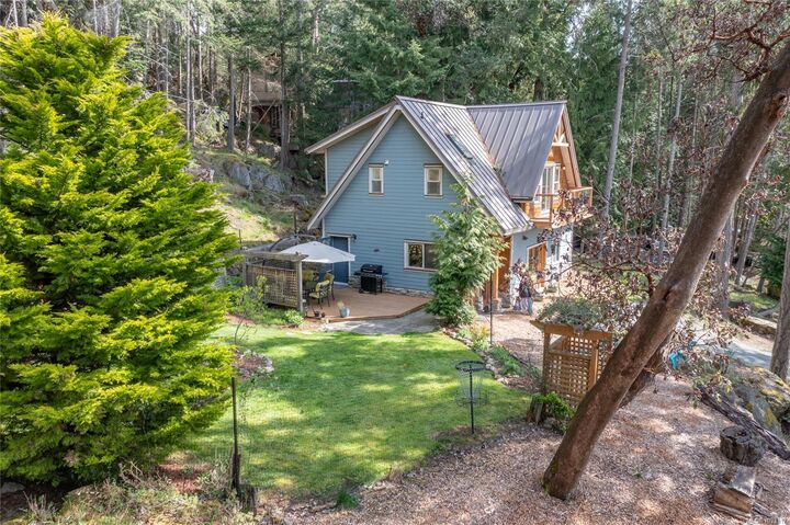 Property Photo: 4810 Cannon Cres BC V0N 2M2