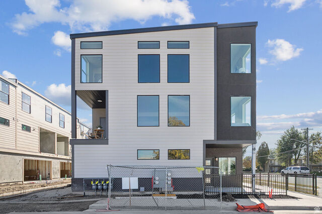 Property Photo: 322 E Jessica View Ln S 14 UT 84115