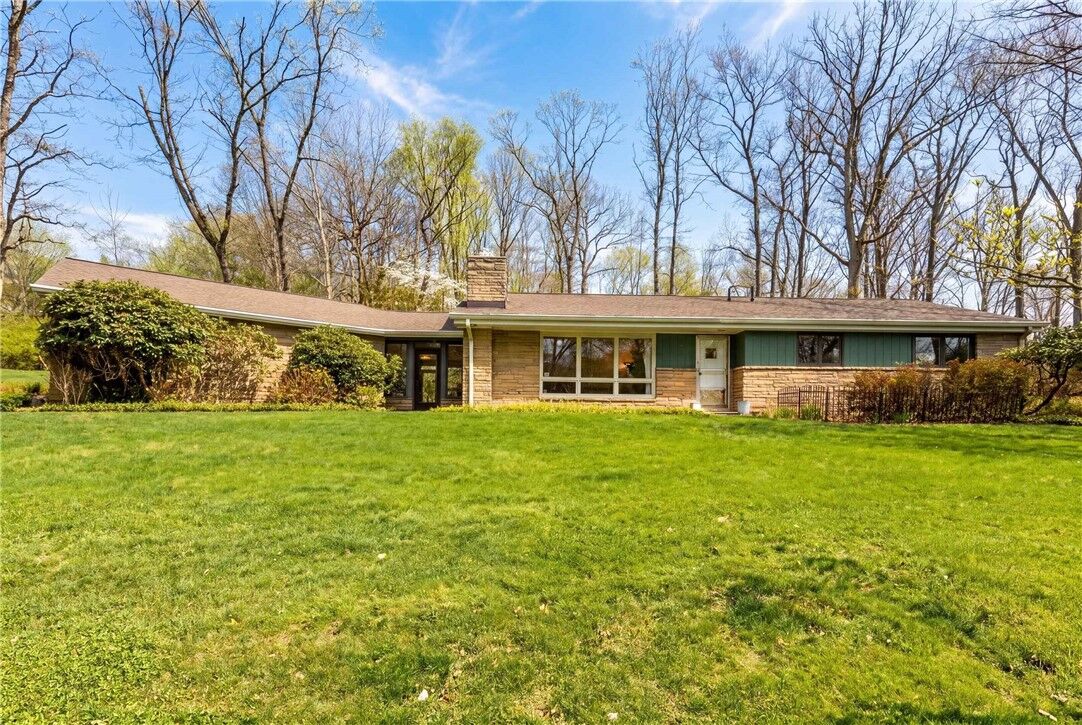 Property Photo:  90 Dietrich Rd  PA 15238 