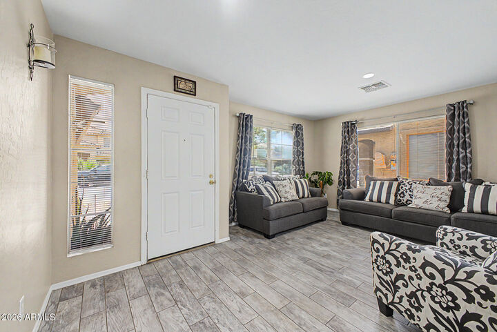 Property Photo:  2916 W Glass Lane  AZ 85041 