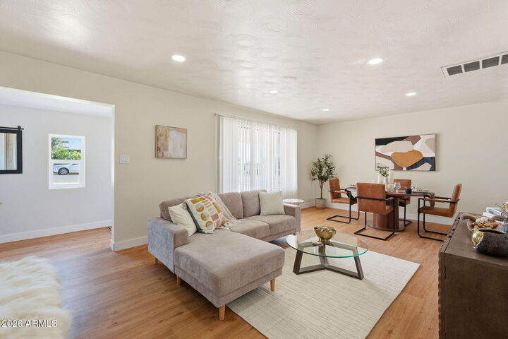 Property Photo:  1502 E Hatcher Road  AZ 85020 