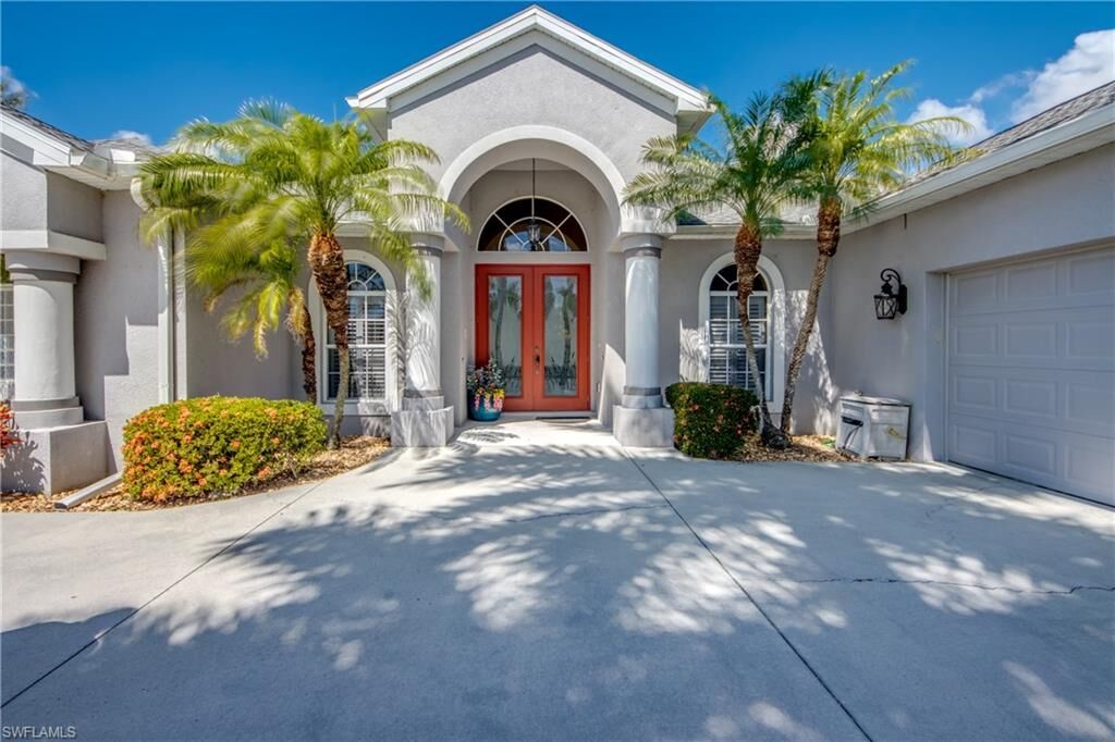 Property Photo:  2120 SW 8th Pl  FL 33991 