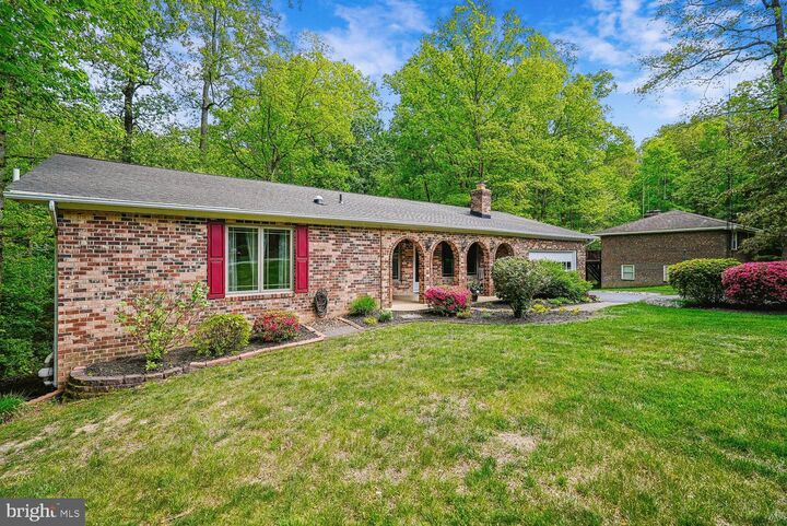 Property Photo:  12203 Woodlark Court  VA 20112 