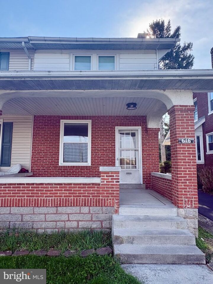 Property Photo:  616 N Front Street  PA 17043 