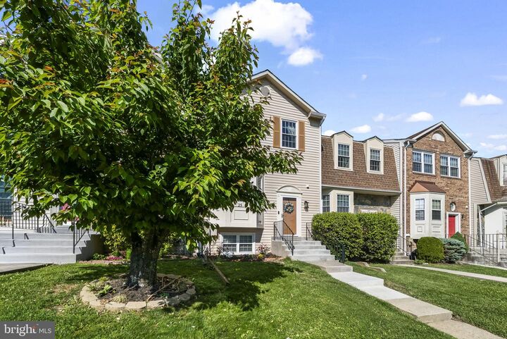 Property Photo: 25 Hunters Gate Court MD 20904