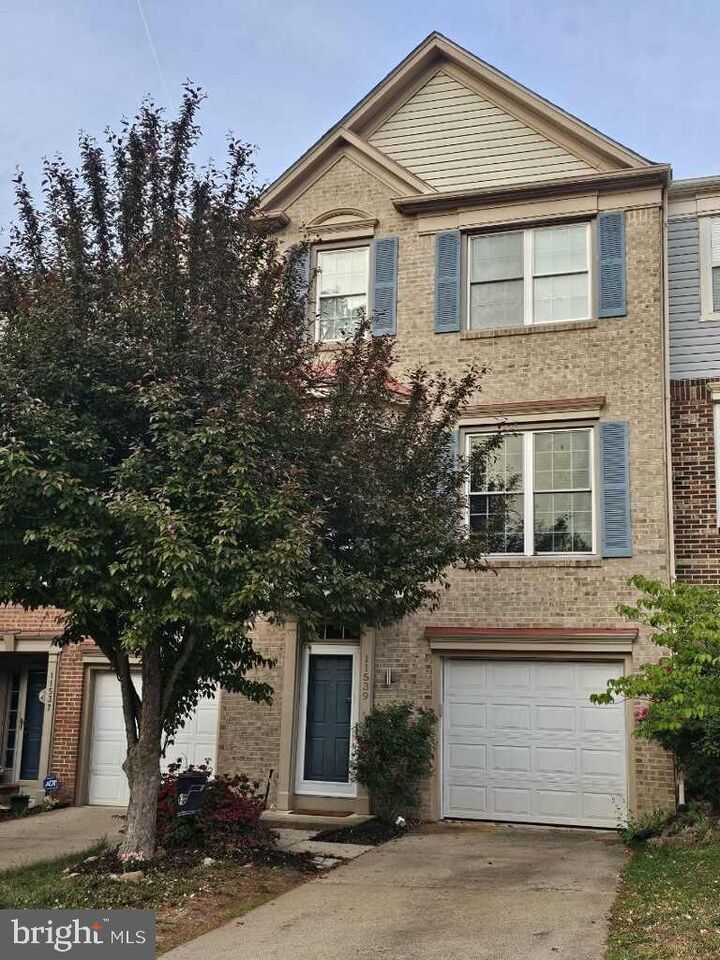 Property Photo:  11539 Bertram Street  VA 22192 