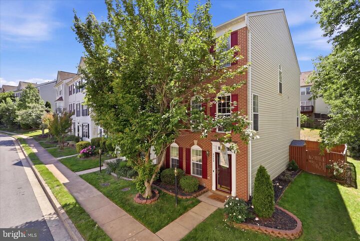 Property Photo:  4400 Torrence Place  VA 22193 