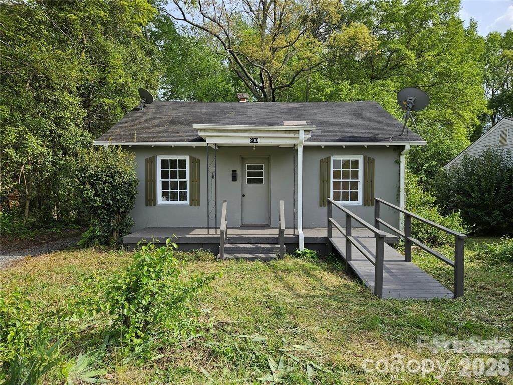 Property Photo:  930 S Miller Street  NC 28052 
