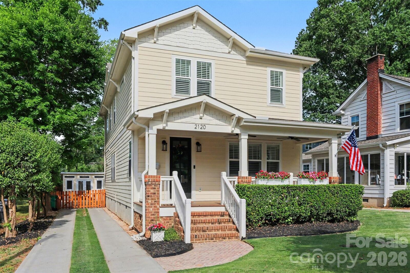 Property Photo:  2120 Highland Street  NC 28208 