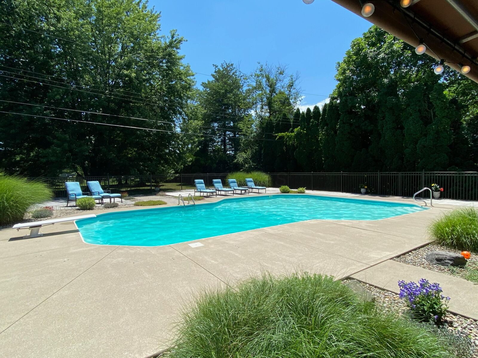 Property Photo:  4994 Henderson Heights Road  OH 43220 