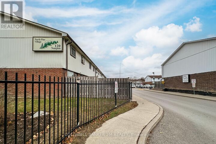 Photo de la propriété:  120 Nonquon Road 100  ON L1G 7E6 