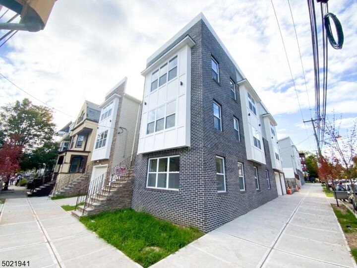 Property Photo: 70 N 6th St 2 NJ 07107