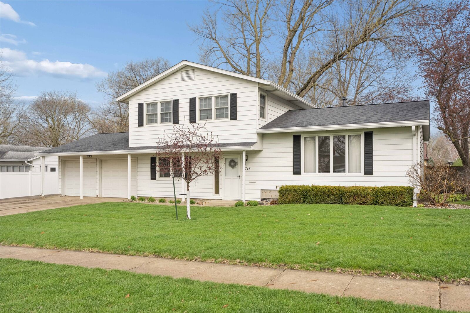 Property Photo:  2715 Cleveland Drive  IA 50010 