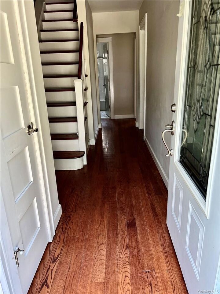 Property Photo:  46 Beechwood Road  NY 10530 