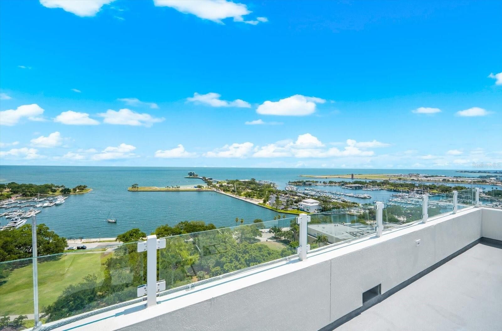 Property Photo:  176 4th Avenue NE 201  FL 33701 