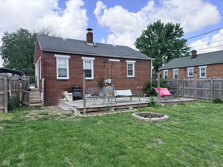 Property Photo:  450 Kessler Boulevard  IN 47274 