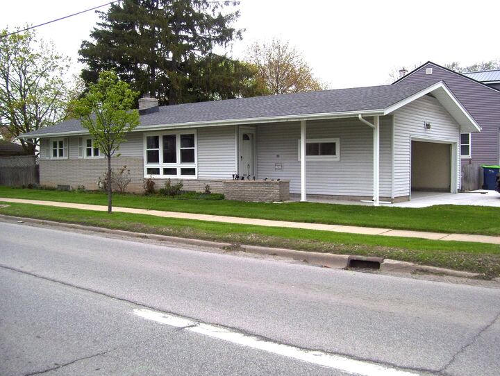 Property Photo:  600 W Jenny Street  MI 48706 