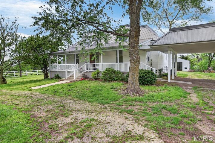 Property Photo:  2431 W Elm Street  MO 65536 