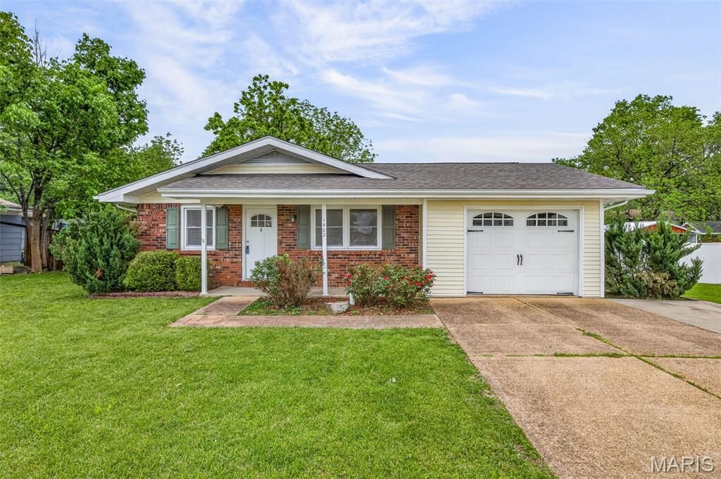 Property Photo:  1402 Krei Avenue  MO 63640 