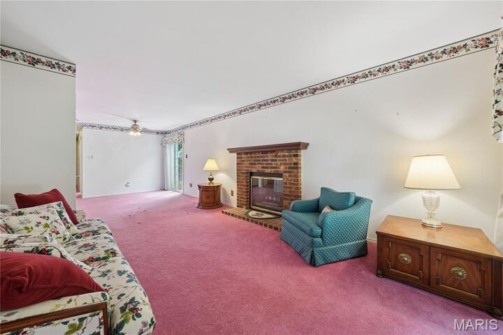 Property Photo:  528 Spring Glen Drive  MO 63021 