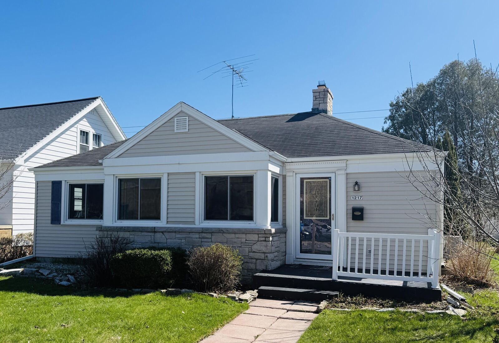 Property Photo: 1217 North Ave WI 53083