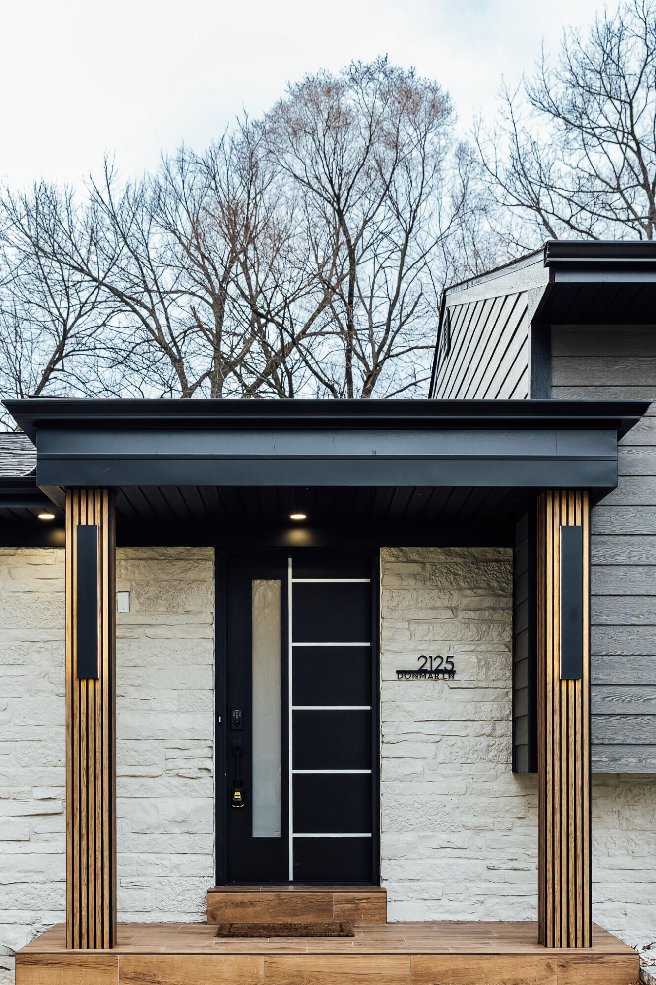 Property Photo: 2125 Donmar Ln WI 53005