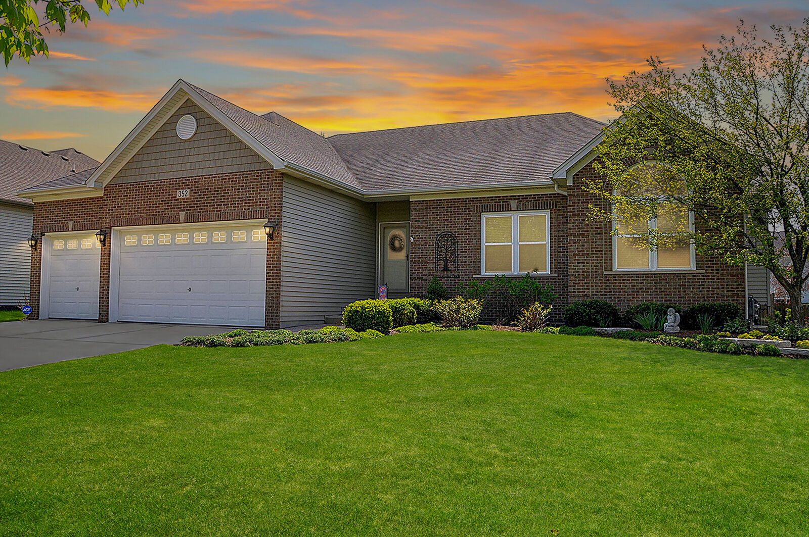 Property Photo:  352 Andover Drive  IL 60543 
