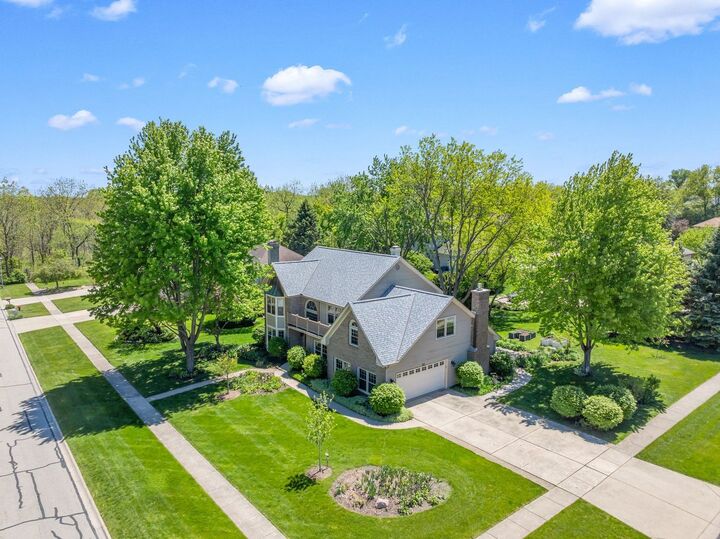 Property Photo:  323 Ford Lane  IL 60103 