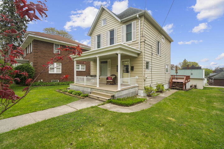 Property Photo: 1221 W Lincoln Boulevard IL 61032
