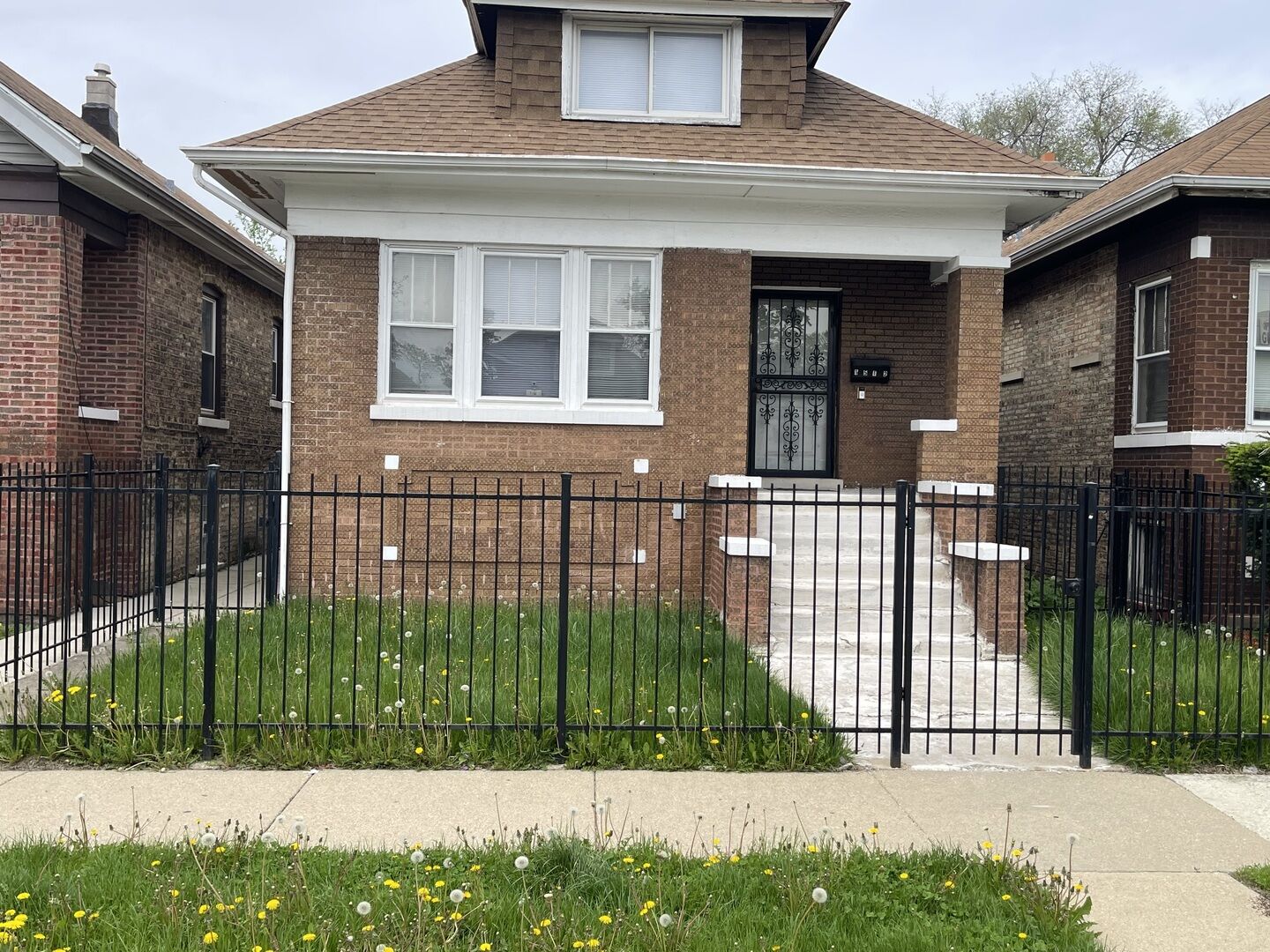 Property Photo:  1512 N Linder Avenue  IL 60651 