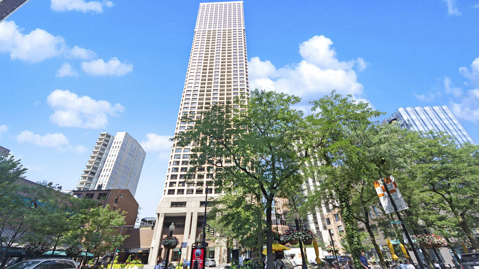 Property Photo:  1030 N State Street 2gh  IL 60610 