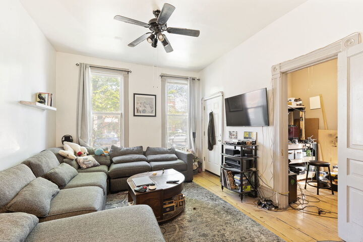 Property Photo:  2419 W Augusta Boulevard  IL 60622 