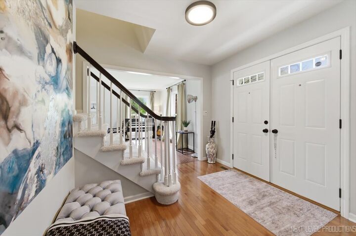 Property Photo:  320 Essex Court  IL 60504 