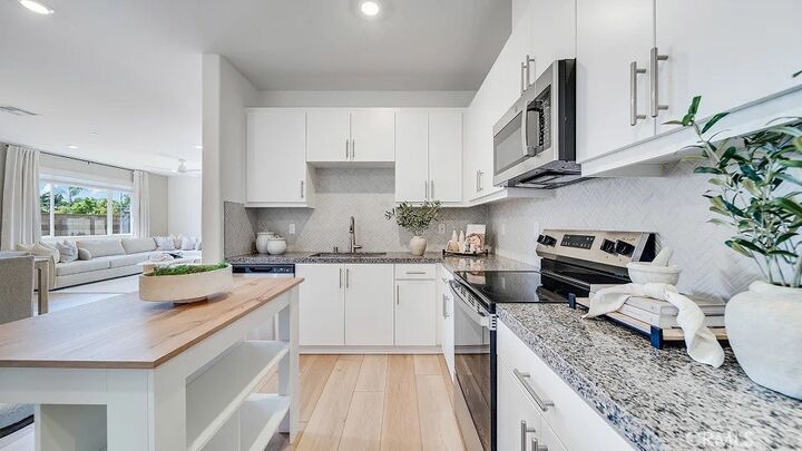 Property Photo:  27272 Sitar Circle  CA 92586 