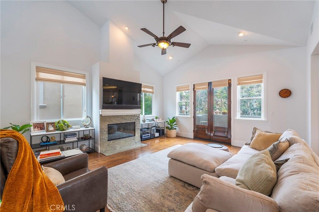 Property Photo:  2224 Gates Avenue B  CA 90278 