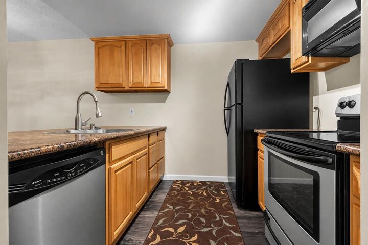 Property Photo:  213 Roundtree Court  CA 95831 