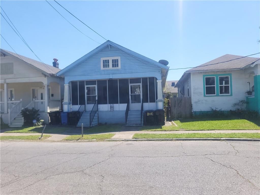 Property Photo:  2514 N Roman Street  LA 70117 