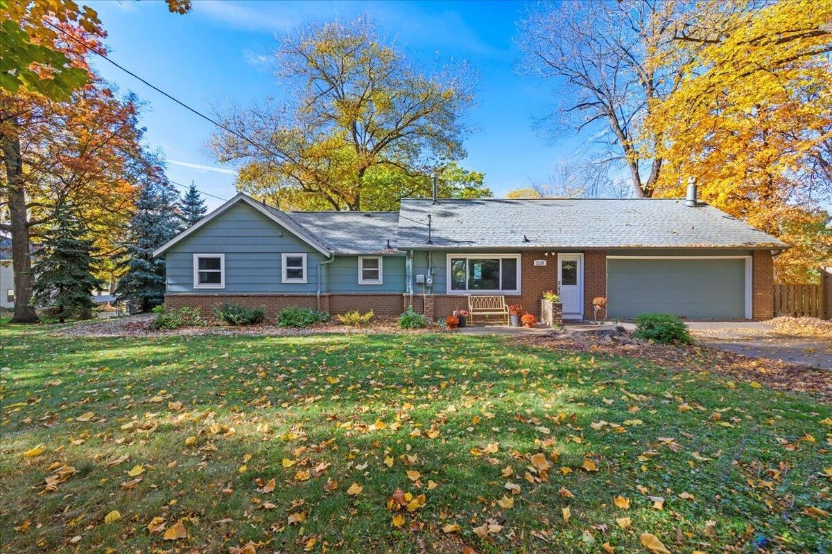 Property Photo:  2235 Kilmer Lane N  MN 55441 
