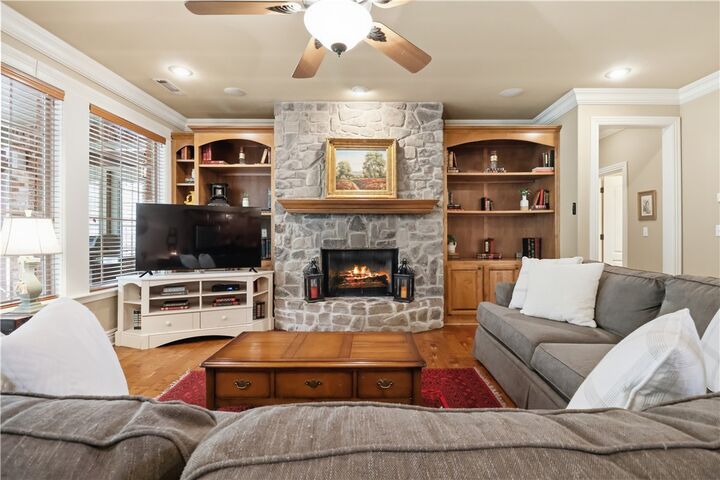 Property Photo:  2468 Covington Park Boulevard  AR 72703 