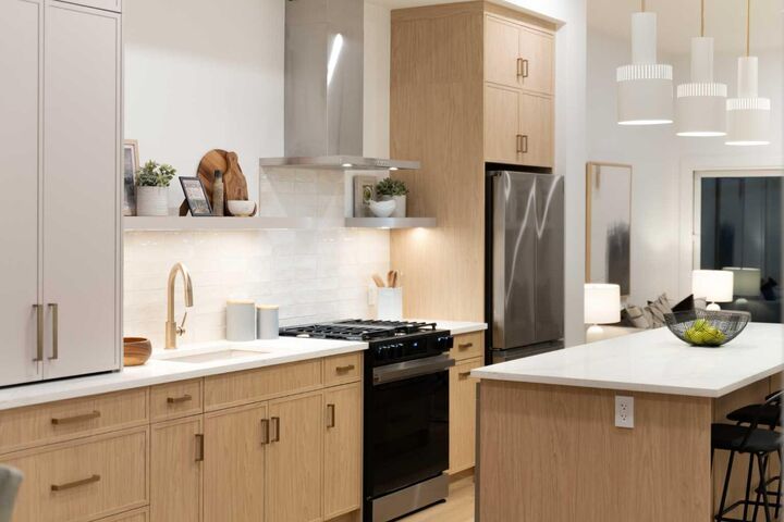 Property Photo:  8916 33 Avenue 2  AB T3B 1M6 