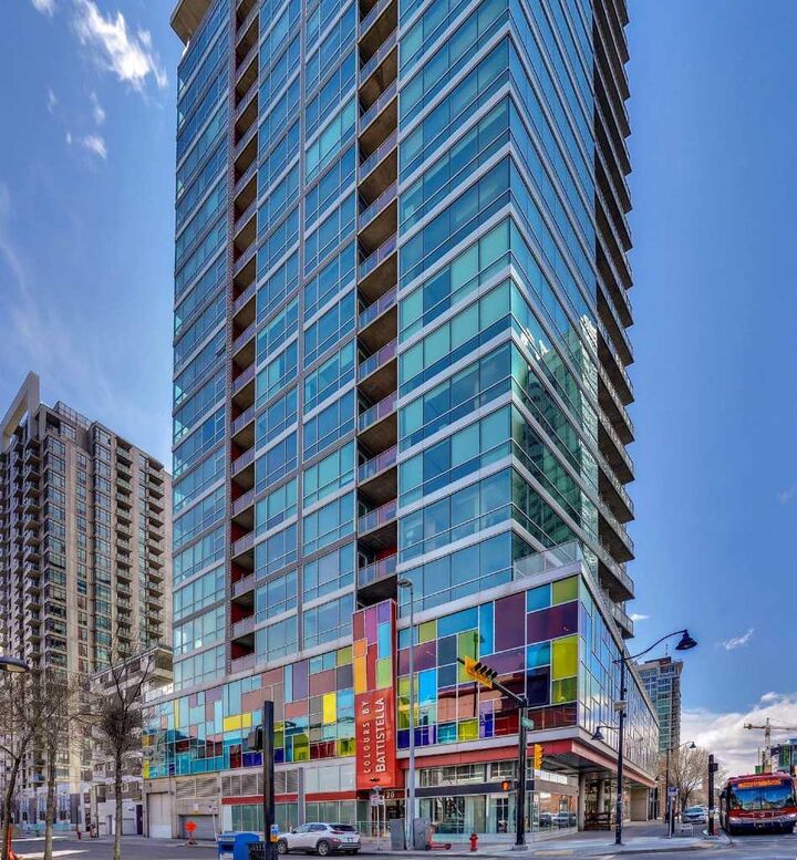 Property Photo: 135 13 Avenue SW 909 AB T2R 0V8