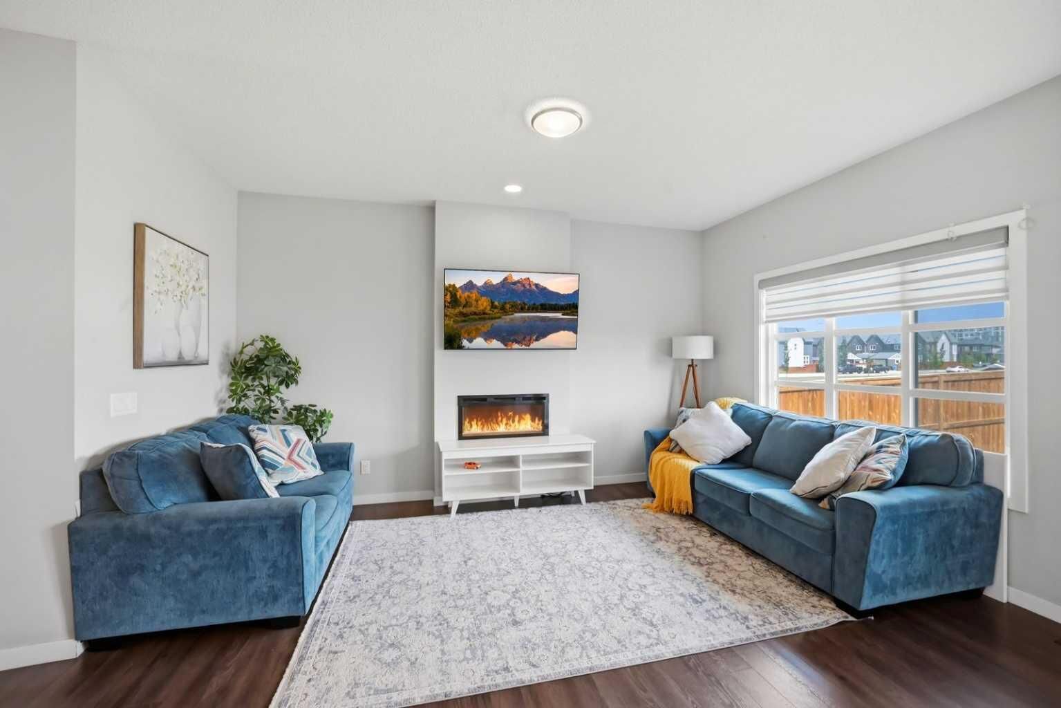 Property Photo: 186 Carringvue Park NW AB T3P 1L1