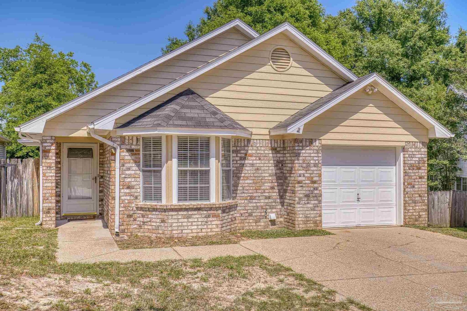 Property Photo:  4744 Northpointe Ct  FL 32514 