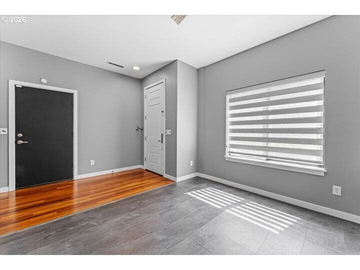 Property Photo: 2140 NW 16th Ave OR 97209