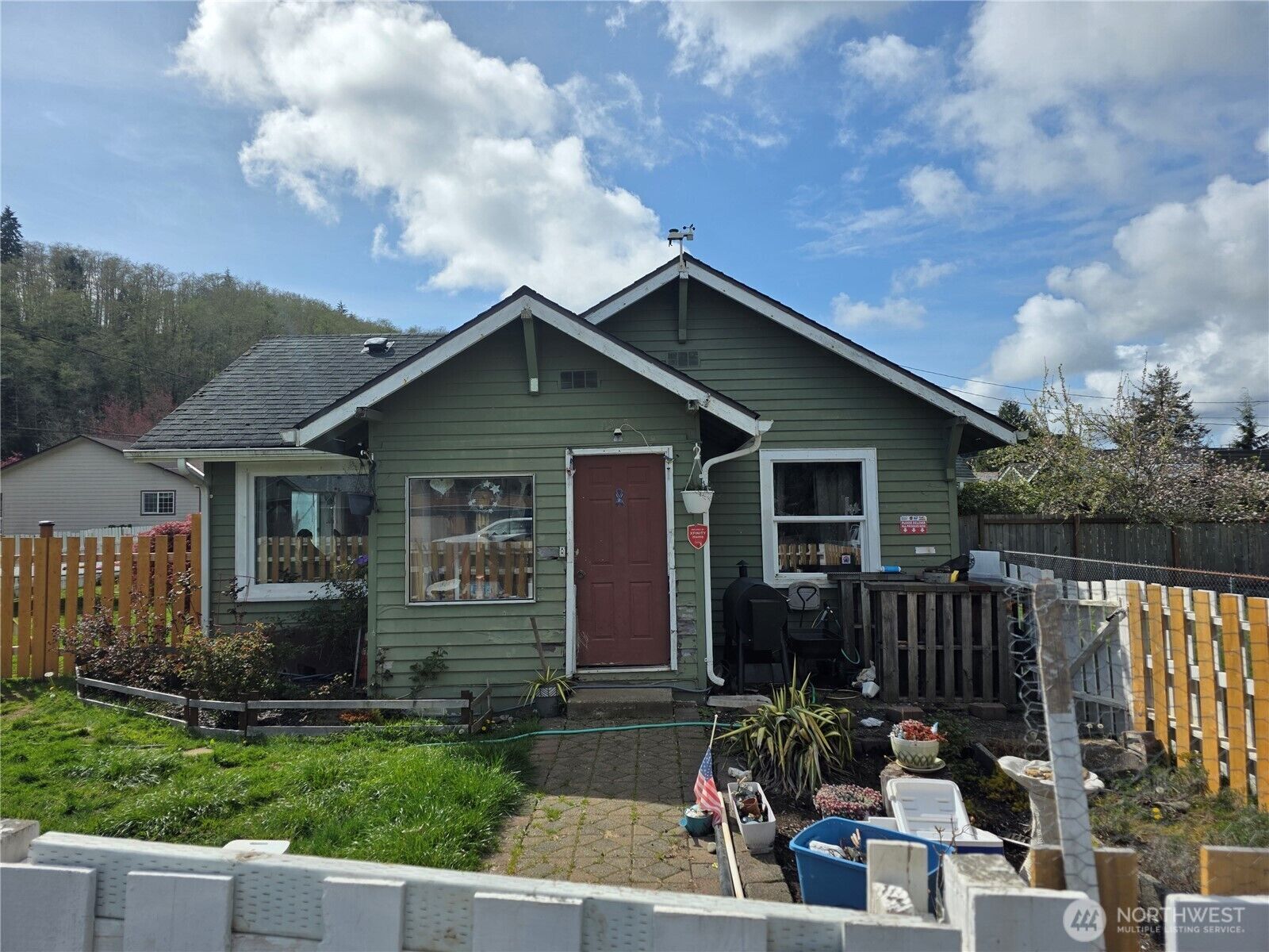 Property Photo:  1315  Laurel Street  WA 98550 
