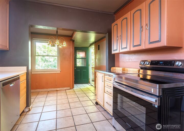 Property Photo:  2214 N 60th Street  WA 98103 