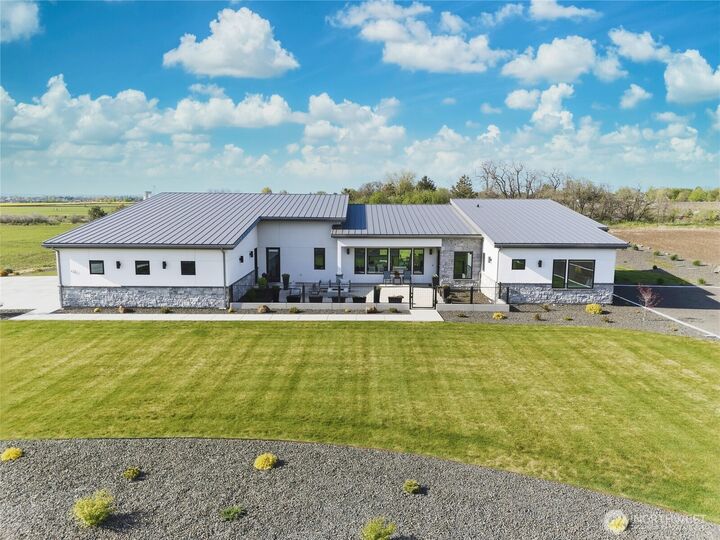 Property Photo:  432  Healey Drive  WA 99362 