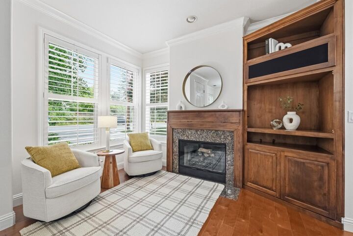 Property Photo:  707 Valparaiso Avenue  CA 94025 