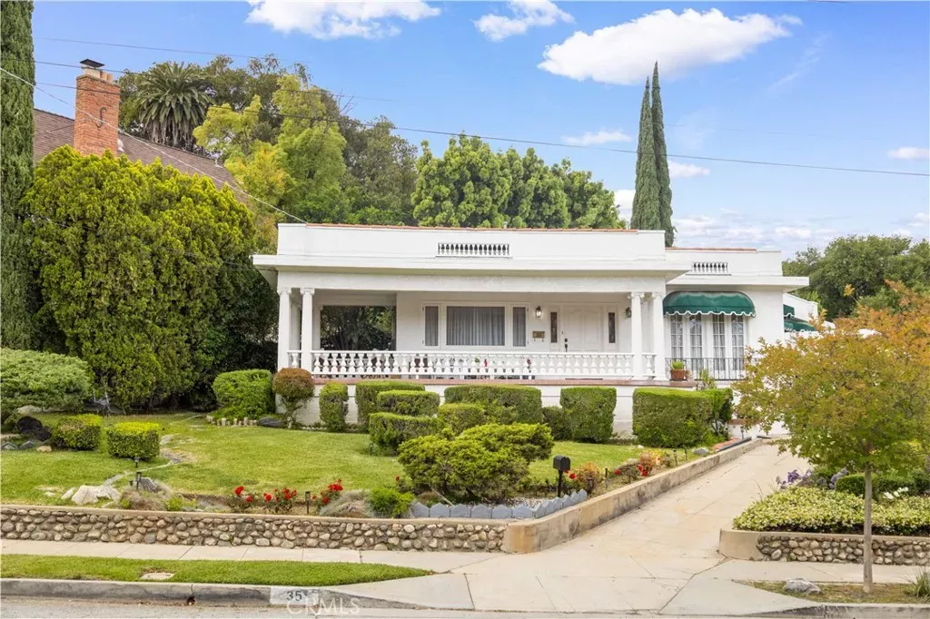 Property Photo:  35 W State  CA 91105 